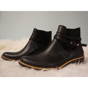 Bernardo rain boots